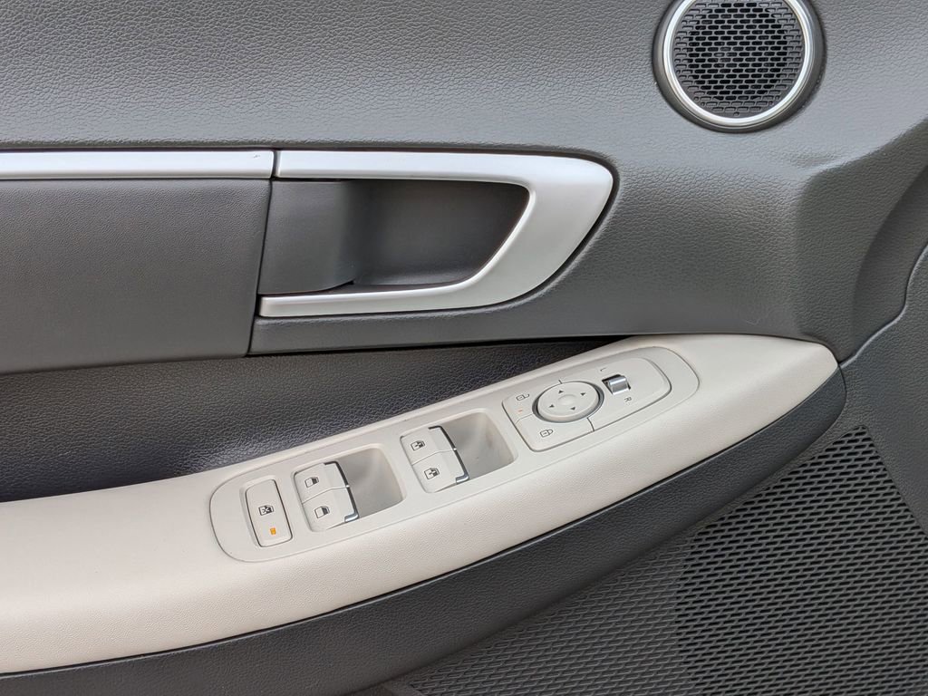 Used 2025 Hyundai Sonata SEL image 11