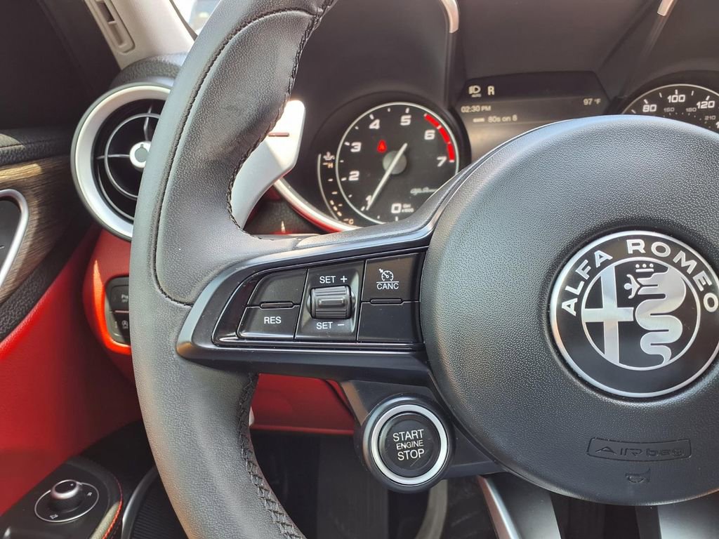 Used 2021 Alfa Romeo Giulia Ti w/ Nero Edizione RWD image 33