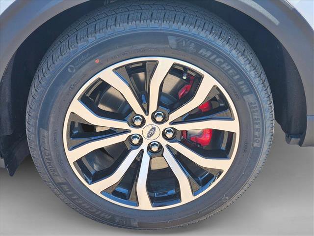 Certified 2025 Ford Explorer ST-Line w/ Premium Package RWD image 26