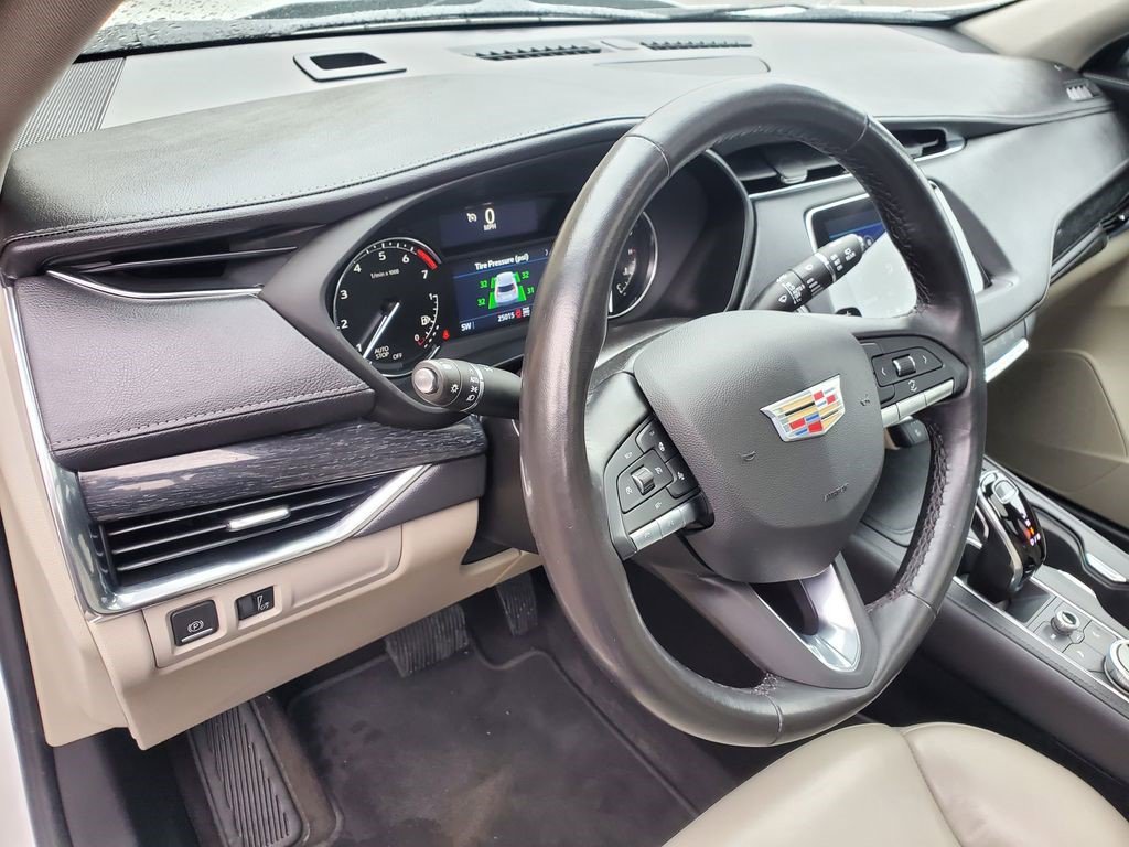 Certified 2023 Cadillac XT4 Premium Luxury w/ Cold Weather Package image 21