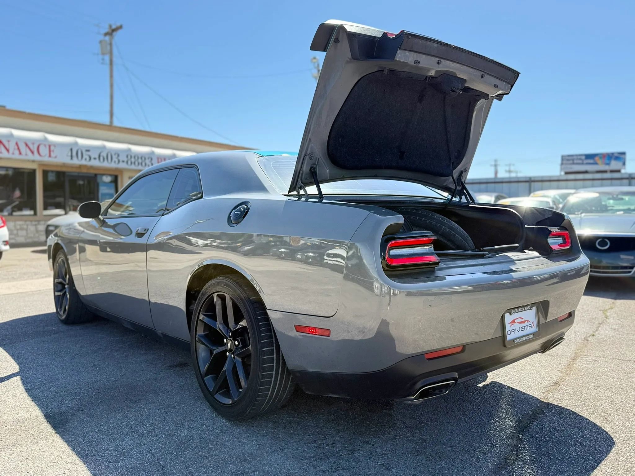 Used 2019 Dodge Challenger SXT w/ Blacktop Package RWD image 5