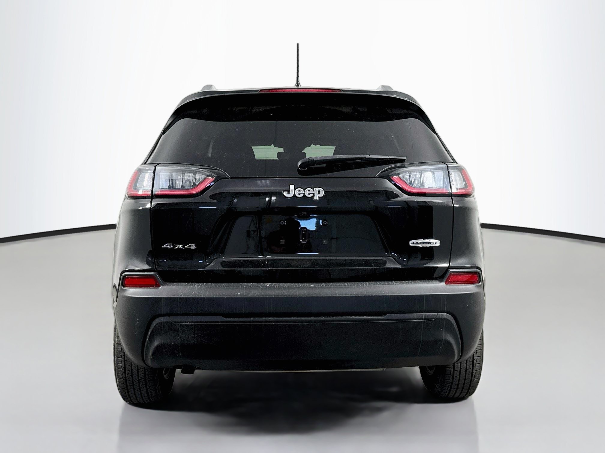 Used 2021 Jeep Cherokee Latitude AWD/4WD image 6