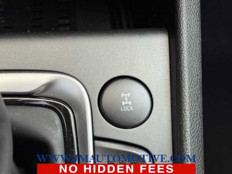 Used 2023 Hyundai Kona Limited AWD/4WD image 35