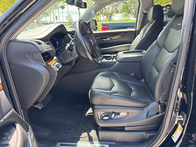 Used 2020 Cadillac Escalade Luxury RWD image 11