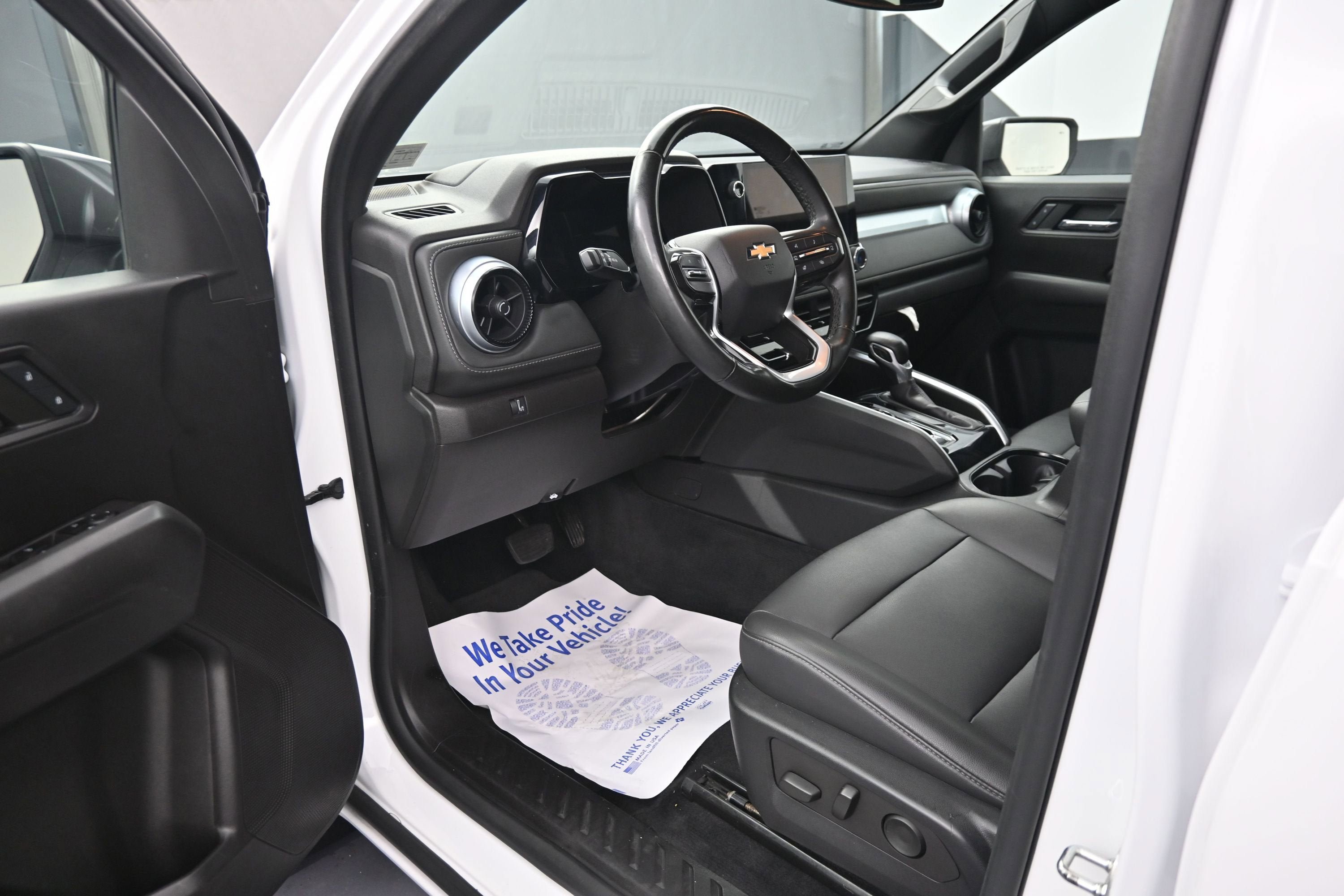 Used 2023 Chevrolet Colorado LT w/ LT Convenience Package III AWD/4WD image 9