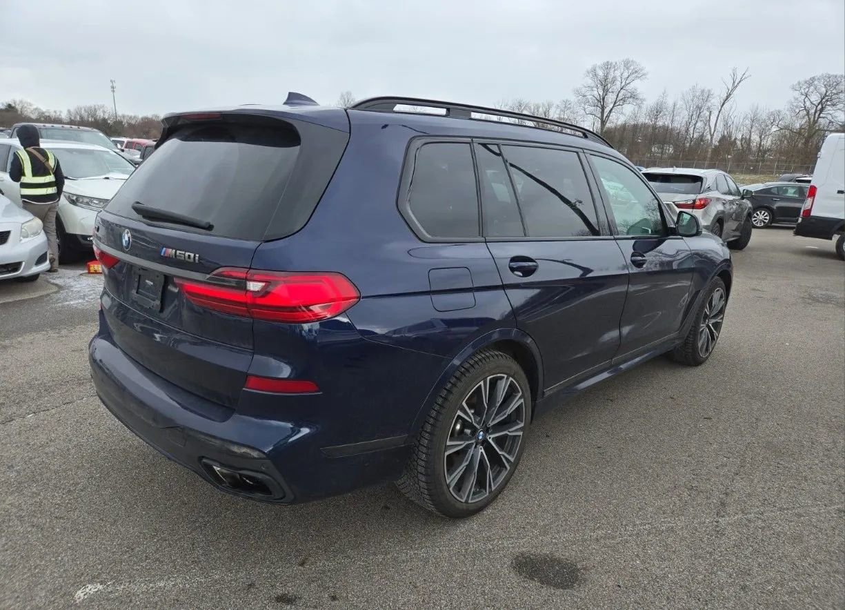 Used 2021 BMW X7 M50i AWD/4WD image 37