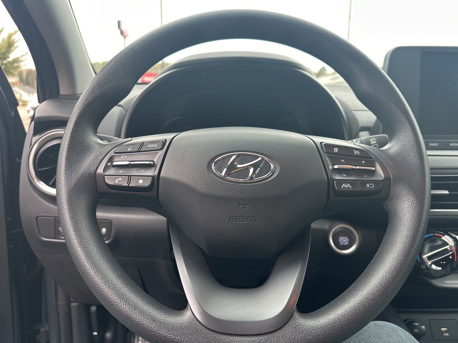 Used 2023 Hyundai Kona SEL image 15