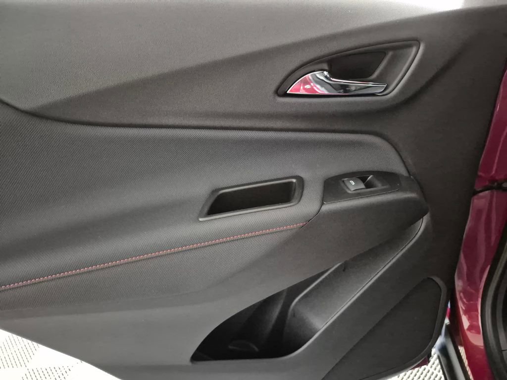 Certified 2023 Chevrolet Equinox RS w/ LPO, Floor Liner Package image 23