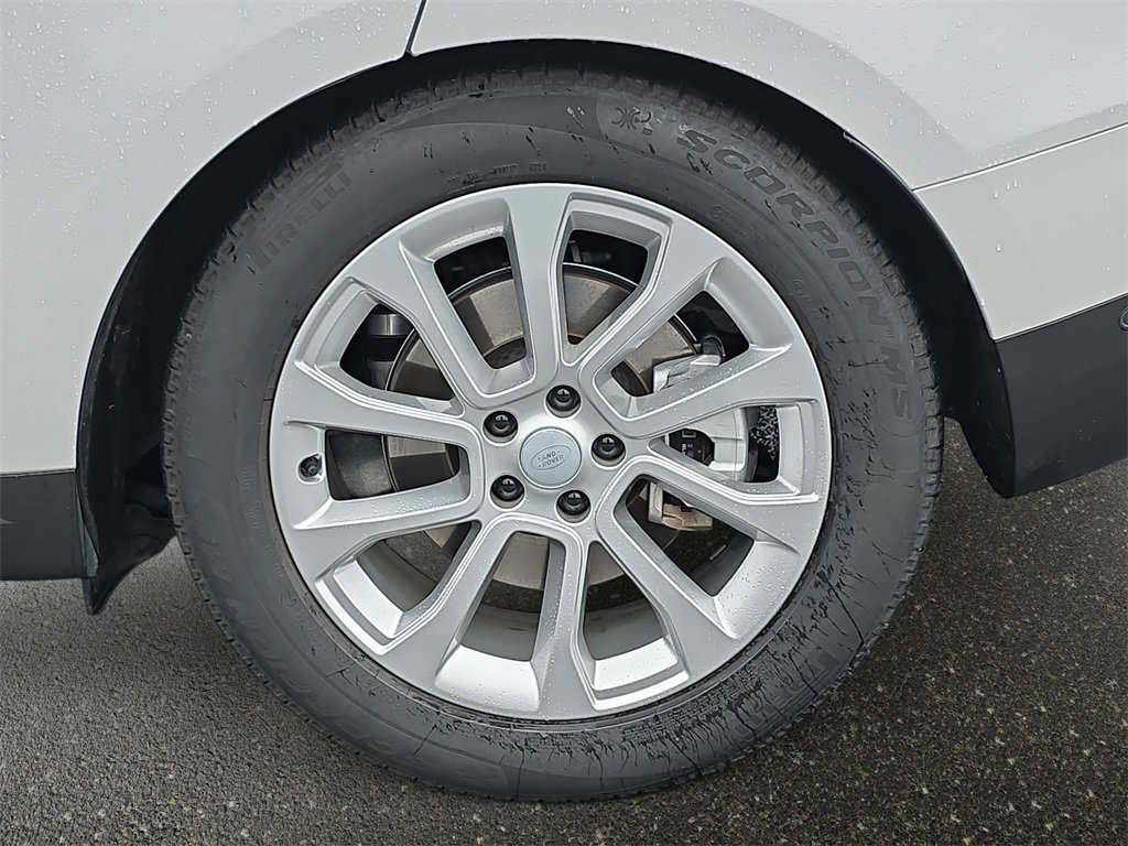 Used 2025 Land Rover Range Rover Sport SE image 38