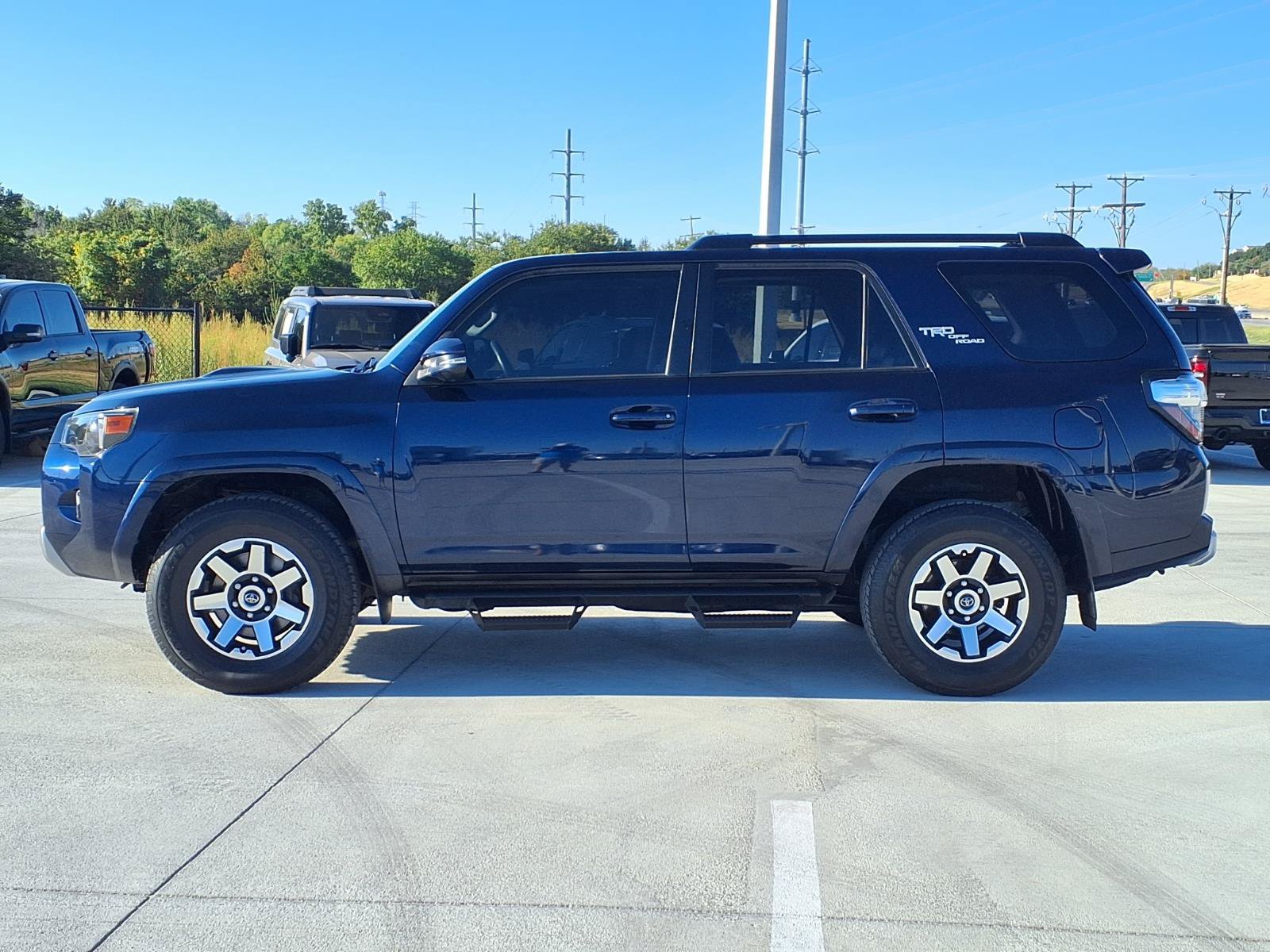 Used 2022 Toyota 4Runner TRD Off-Road Premium w/ Moonroof Package AWD/4WD image 6