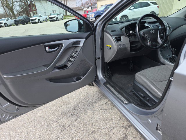 Used 2016 Hyundai Elantra Limited FWD image 13