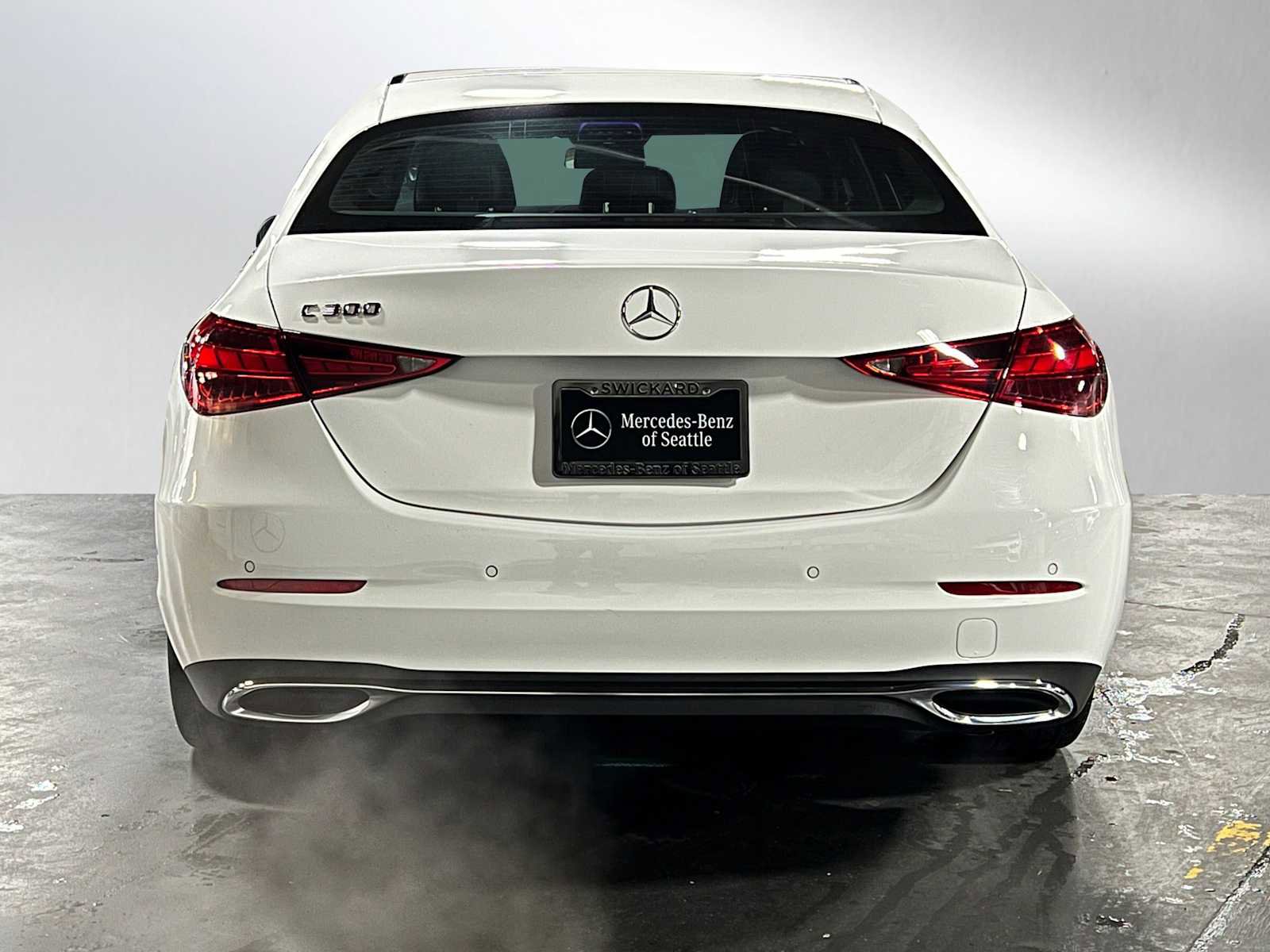 Used 2025 Mercedes-Benz C 300 Sedan image 4