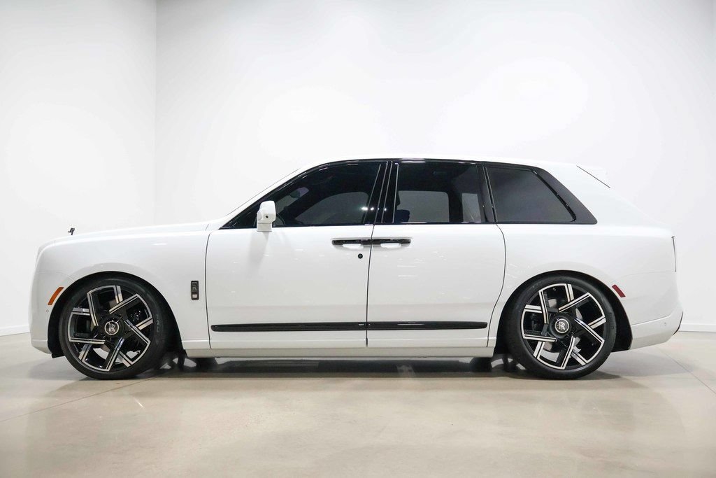 Used 2025 Rolls-Royce Cullinan Black Badge AWD/4WD image 12
