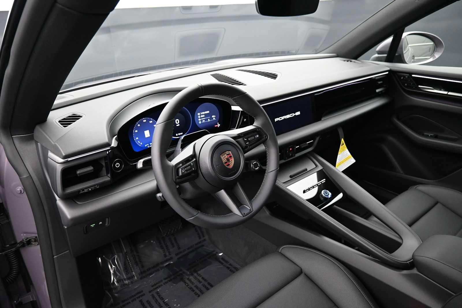 New 2026 Porsche Macan 4 Electric AWD/4WD image 4