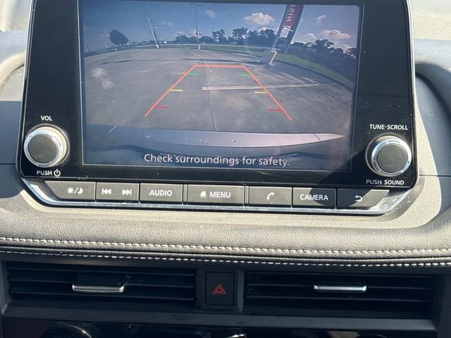 Used 2025 Nissan Rogue SV FWD image 30