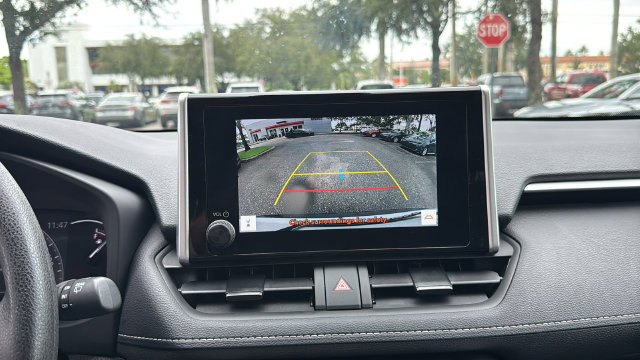 Used 2025 Toyota RAV4 XLE AWD/4WD image 24