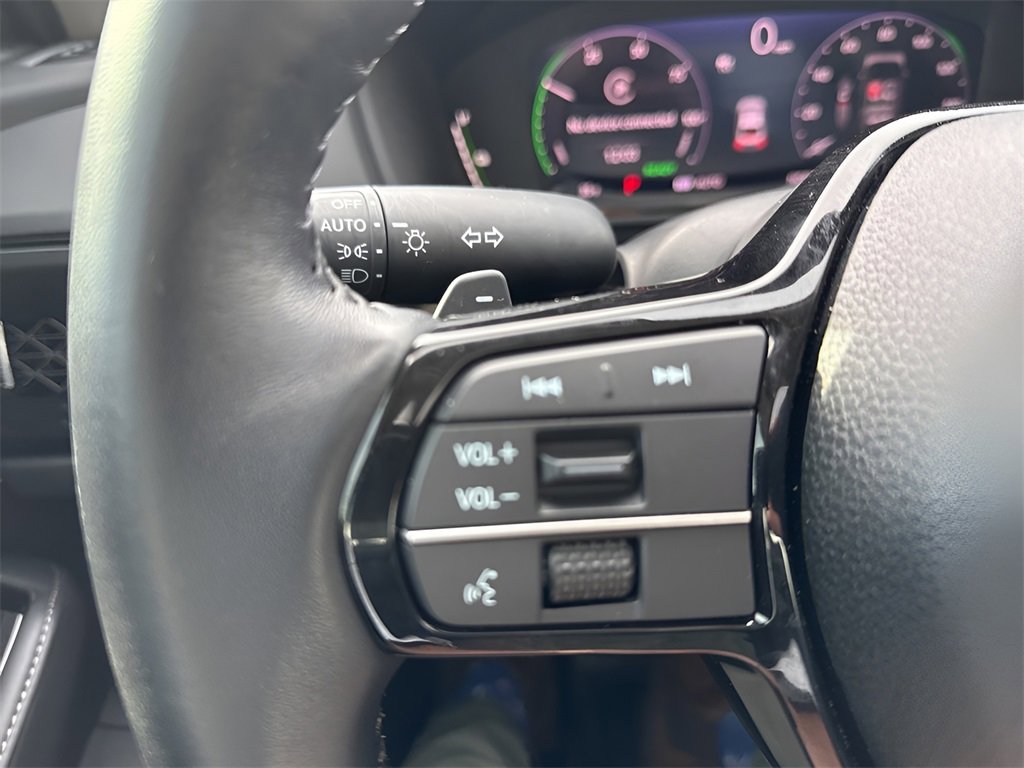 Used 2024 Honda Accord Touring image 12