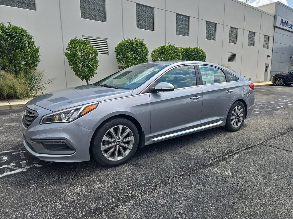 Used 2017 Hyundai Sonata Limited w/ Cargo Package FWD image 2