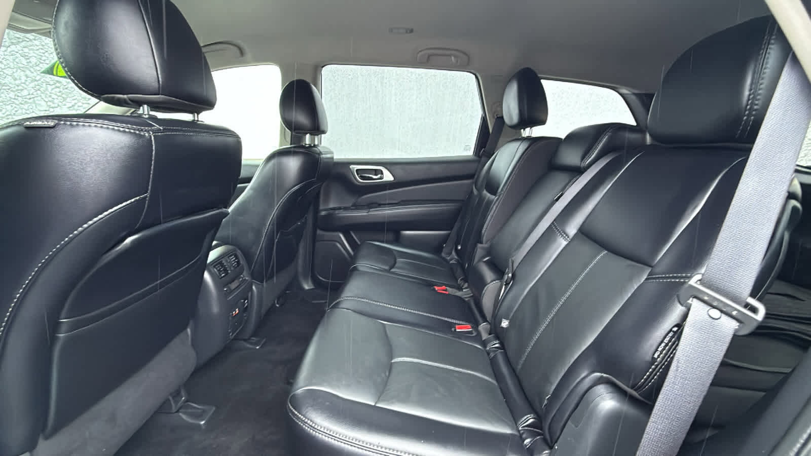 Used 2019 Nissan Pathfinder SL image 19