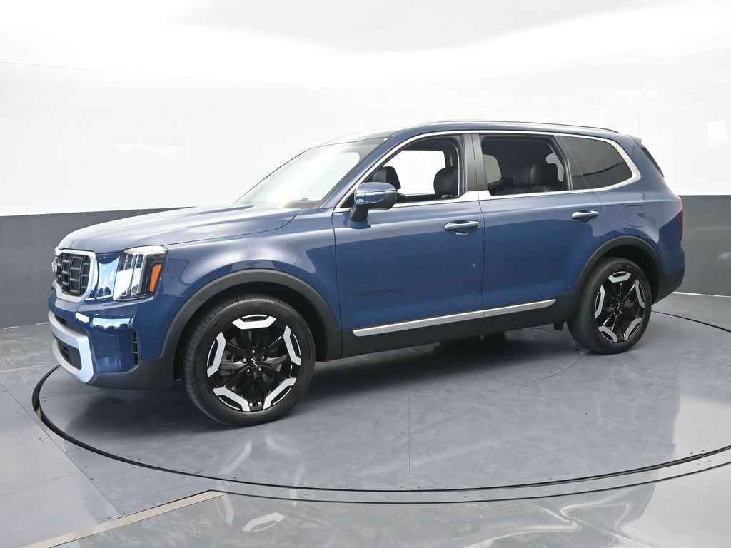 Used 2024 Kia Telluride S FWD image 2