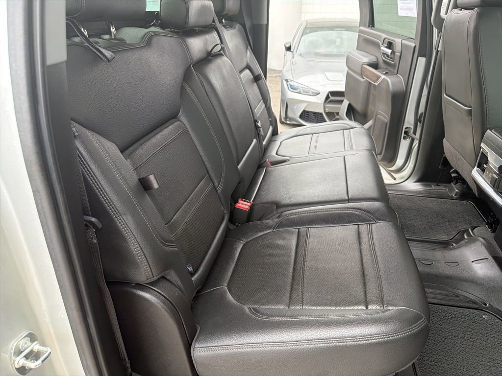 Used 2022 GMC Sierra 3500 Denali w/ Denali Ultimate Package image 10