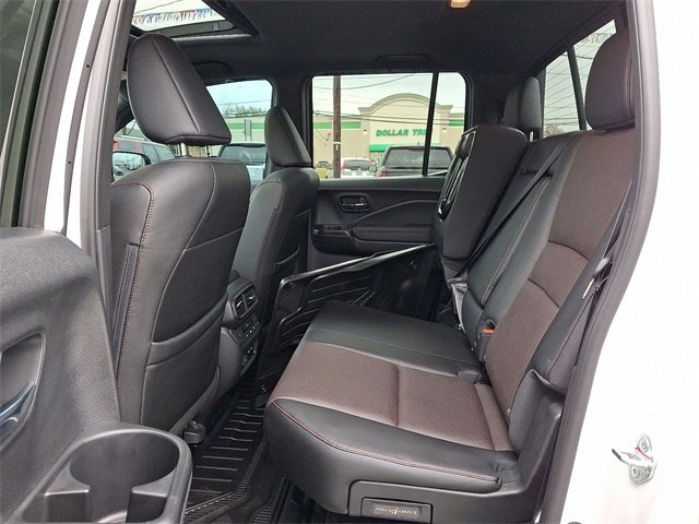 Certified 2025 Honda Ridgeline Black Edition image 10