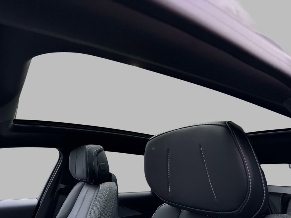 Used 2024 Cadillac Lyriq Tech image 22