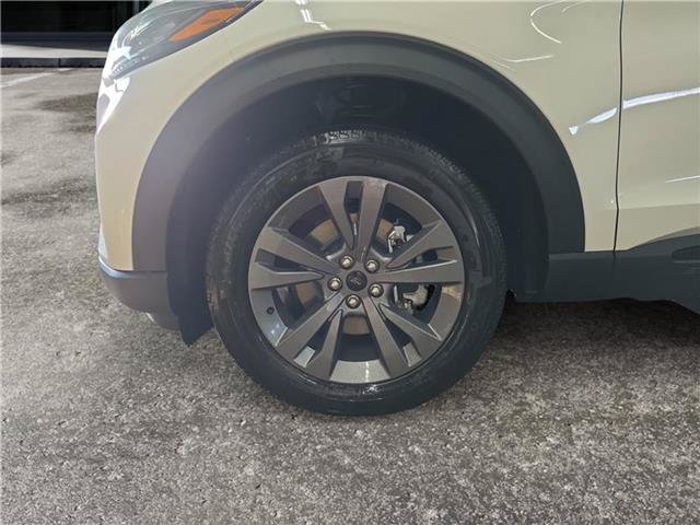 New 2026 Ford Explorer Active w/ Active Comfort Package AWD/4WD image 14