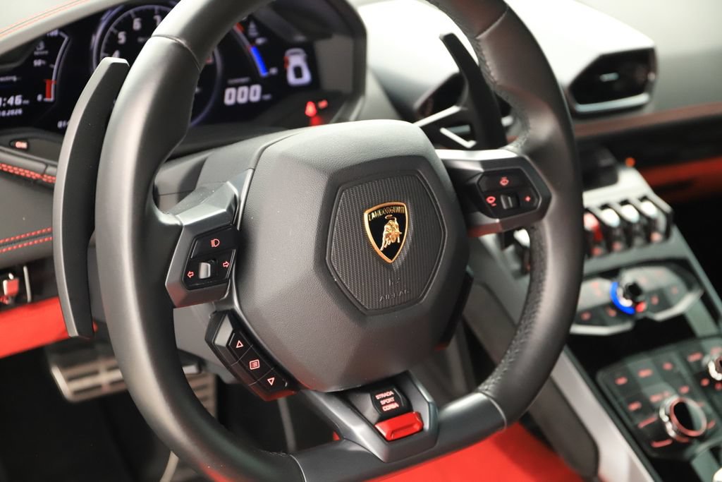 Used 2015 Lamborghini Huracan LP 610-4 AWD/4WD image 16