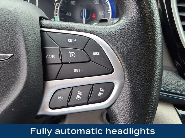 Used 2021 Chrysler Pacifica Touring AWD/4WD image 11
