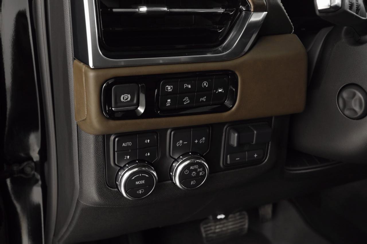 Used 2025 GMC Yukon XL Denali Ultimate image 32