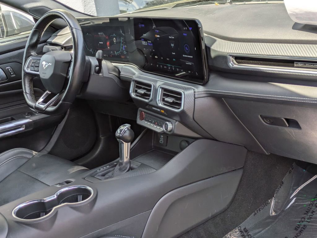 Used 2025 Ford Mustang Premium image 28