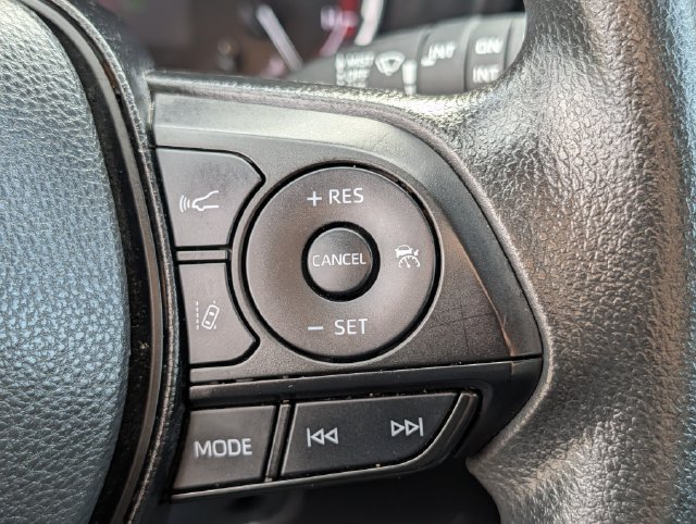 Used 2024 Toyota RAV4 XLE FWD image 20