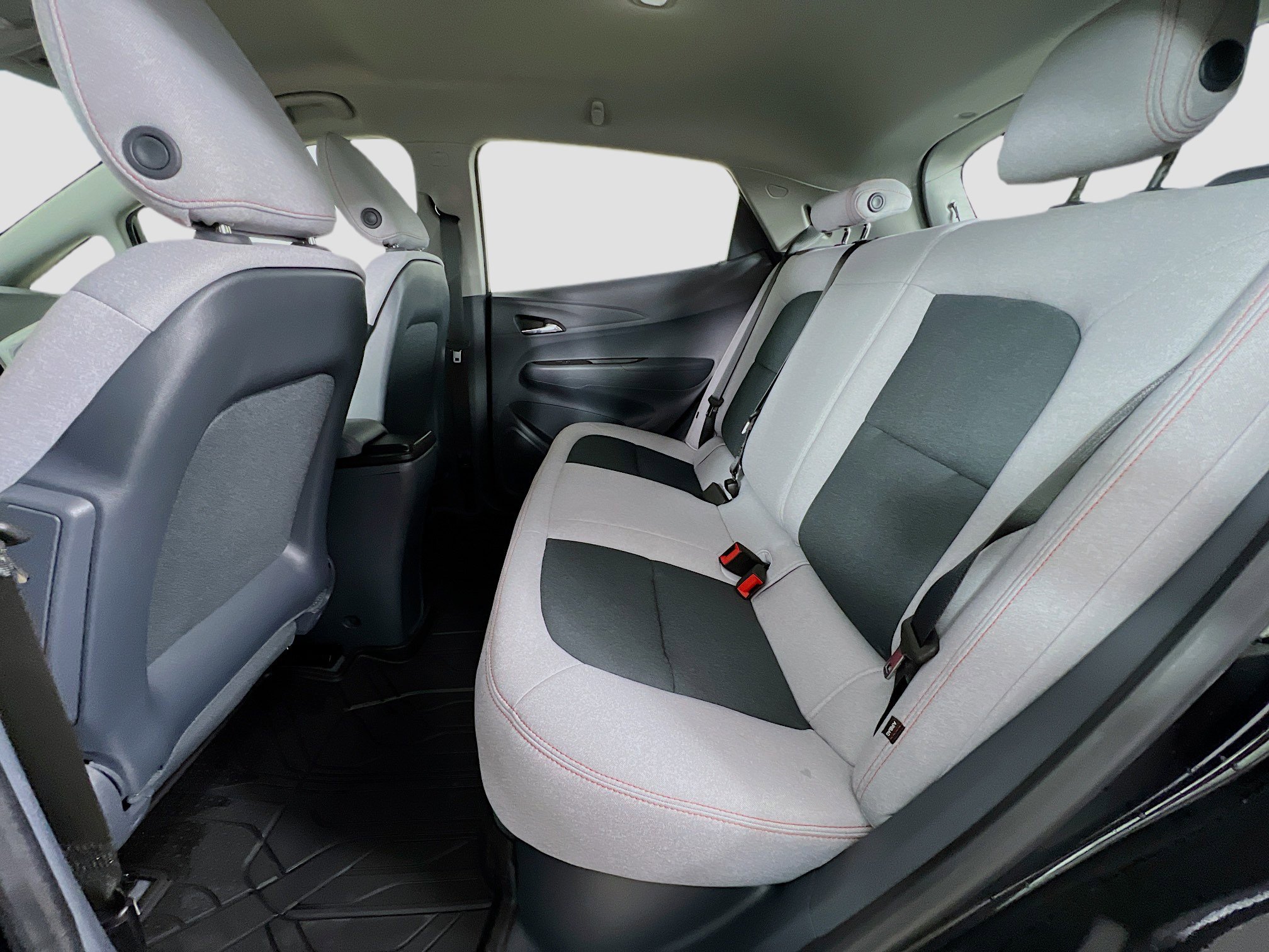 Used 2020 Chevrolet Bolt LT FWD image 25