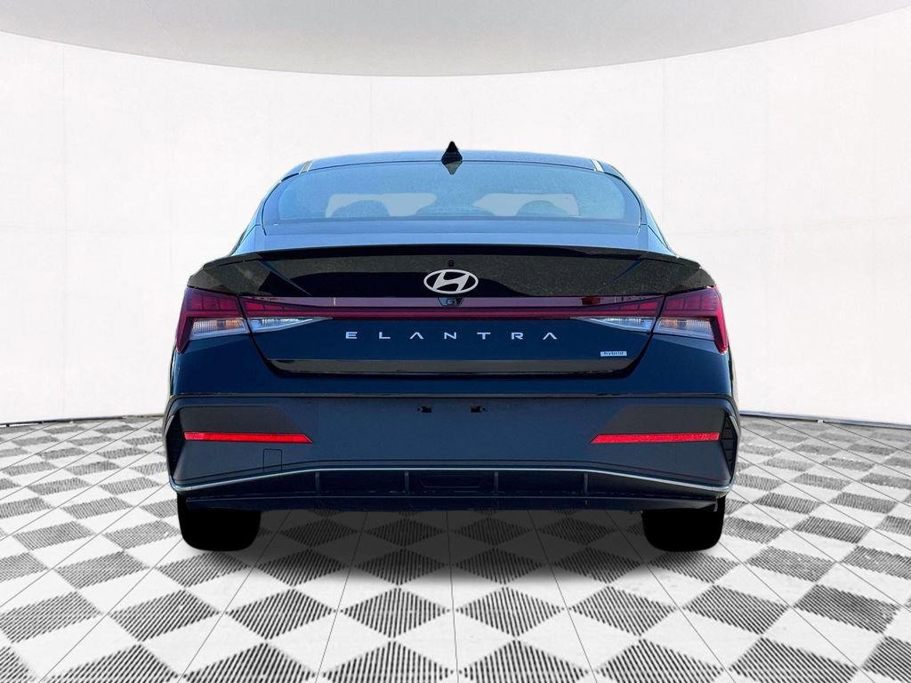 New 2025 Hyundai Elantra SEL image 10