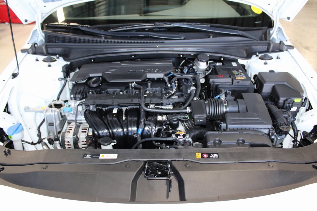 Used 2025 Hyundai Elantra Sport image 15