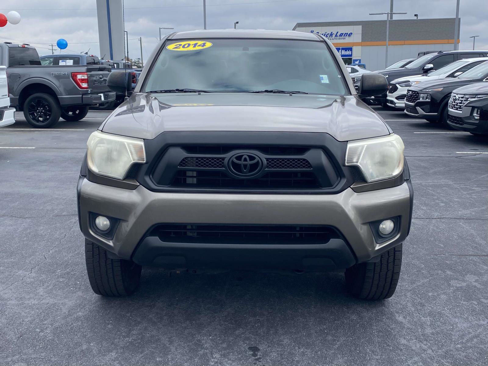 Used 2014 Toyota Tacoma PreRunner image 2