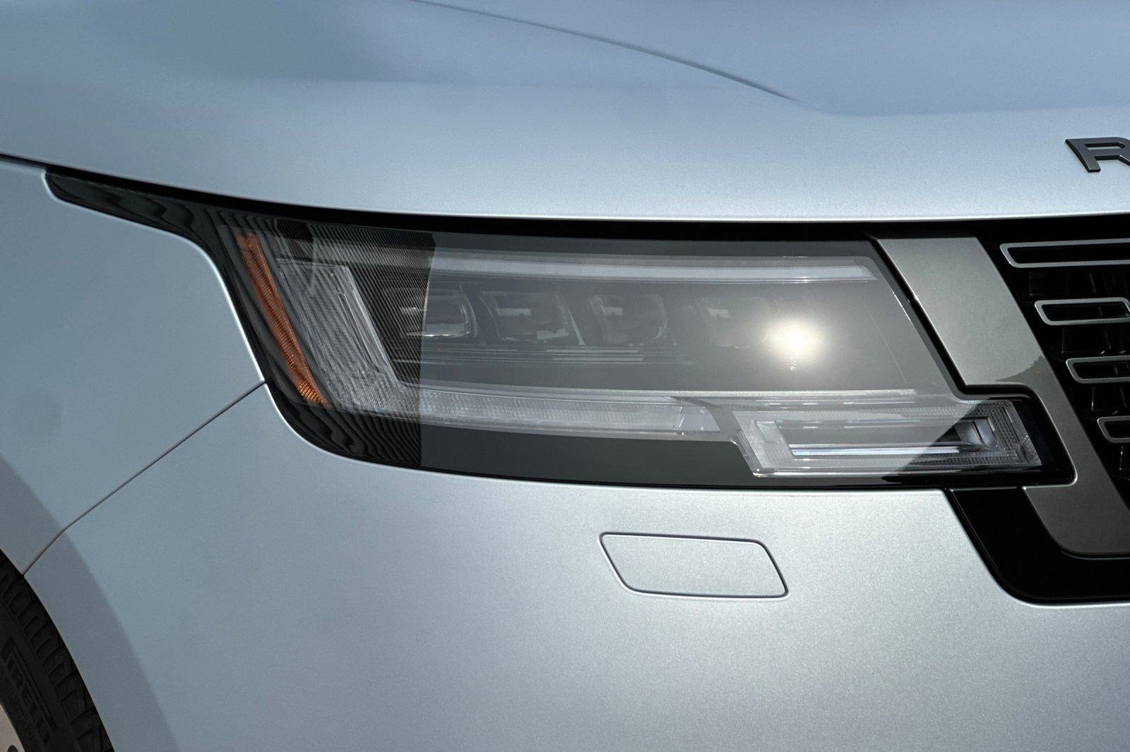 Used 2025 Land Rover Range Rover Long Wheelbase Autobiography image 10