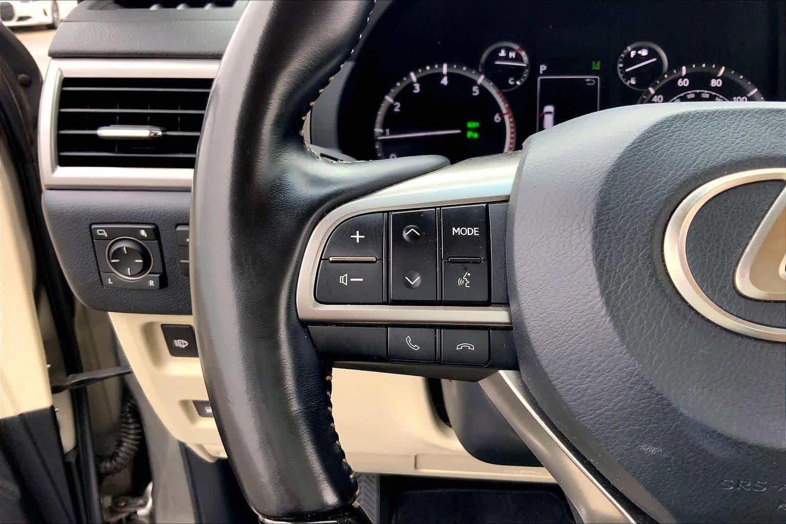 Used 2022 Lexus GX 460 Premium w/ Accessory Package AWD/4WD image 23