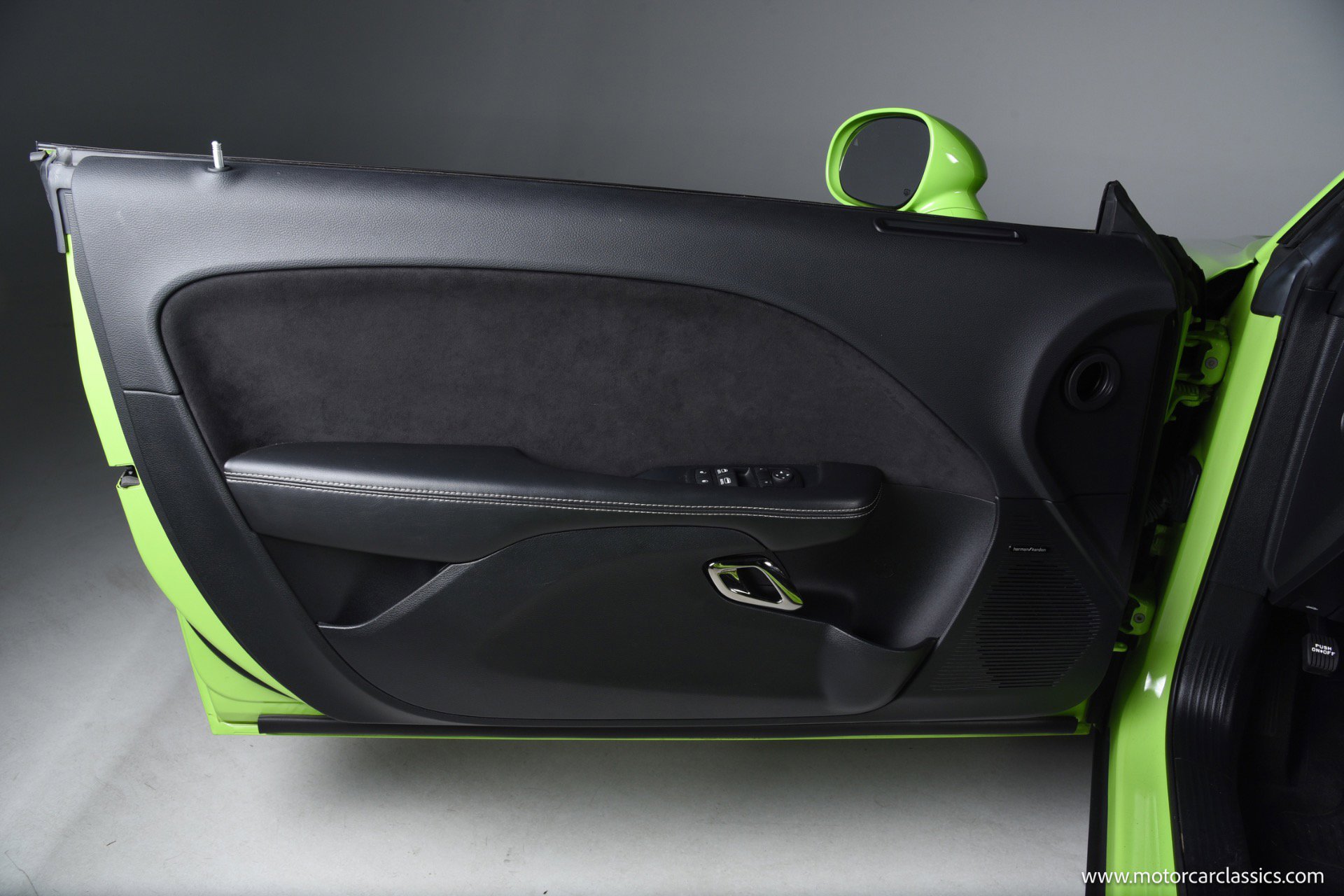 Used 2015 Dodge Challenger SRT Hellcat image 30