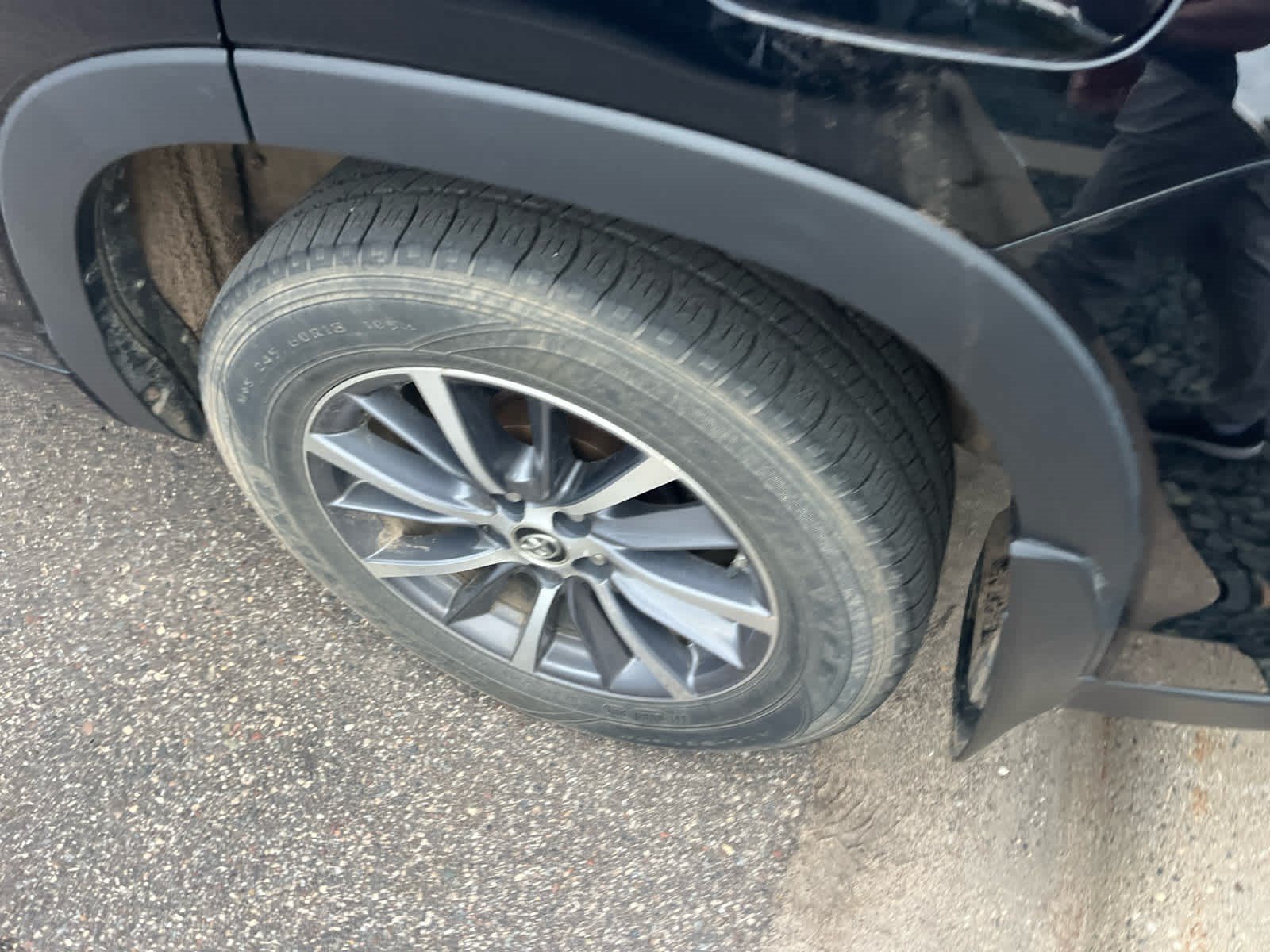 Used 2018 Toyota Highlander XLE AWD/4WD image 6