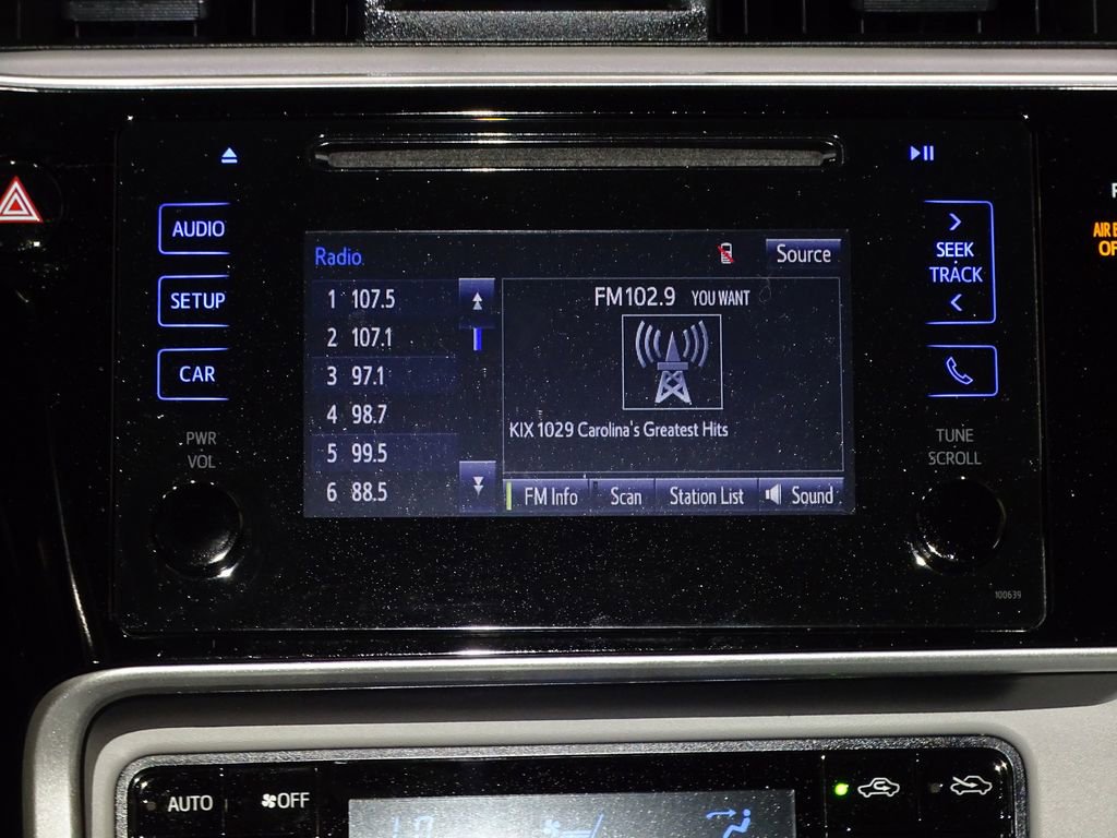 Used 2017 Toyota Corolla LE image 26