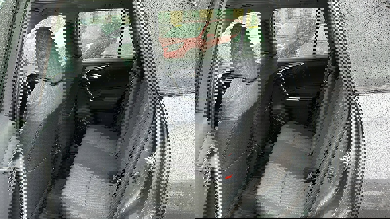 Used 2021 Toyota RAV4 XLE w/ Convenience Package image 22