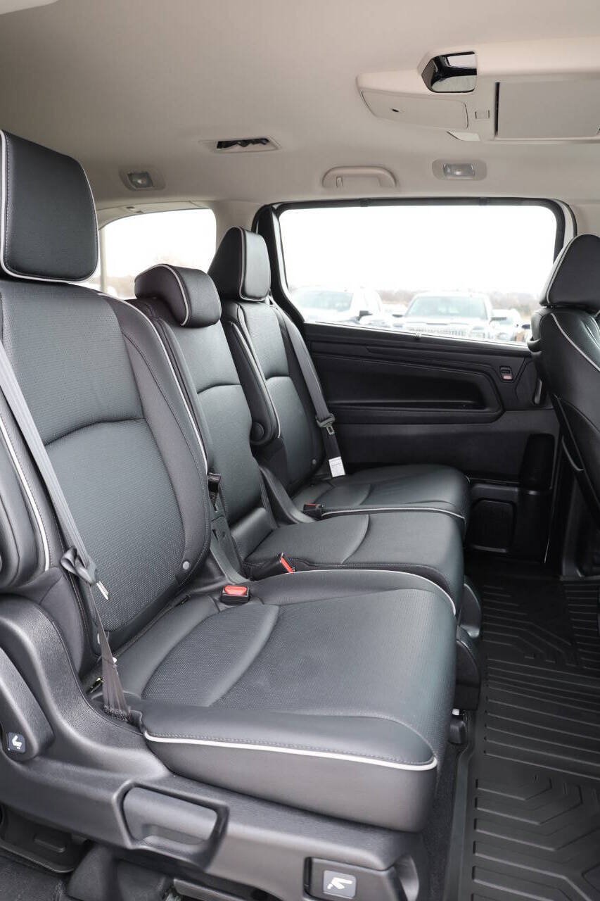 Used 2025 Honda Odyssey Elite image 16