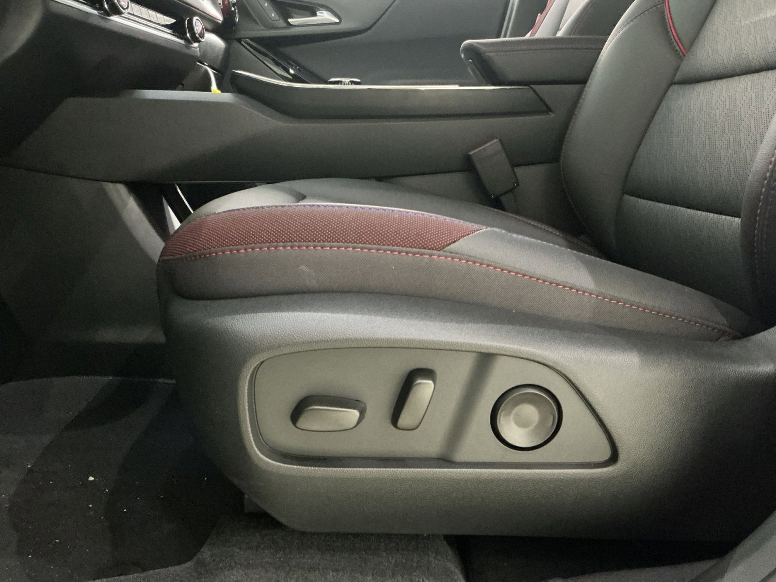 New 2026 Chevrolet Equinox RS w/ Safety and Technology Package image 22