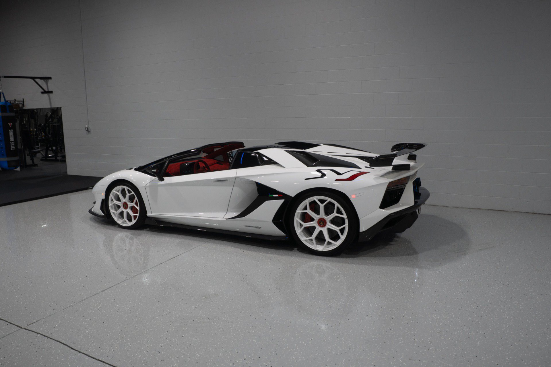 Used 2020 Lamborghini Aventador SVJ AWD/4WD image 41