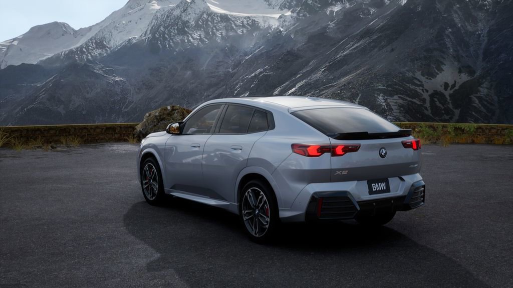 New 2026 BMW X2 xDrive28i image 2