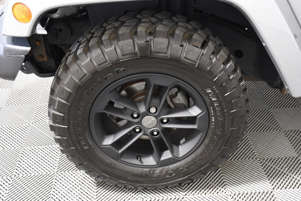 Used 2017 Jeep Wrangler Unlimited Sahara AWD/4WD image 11