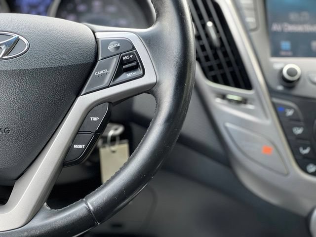 Used 2017 Hyundai Veloster FWD image 29