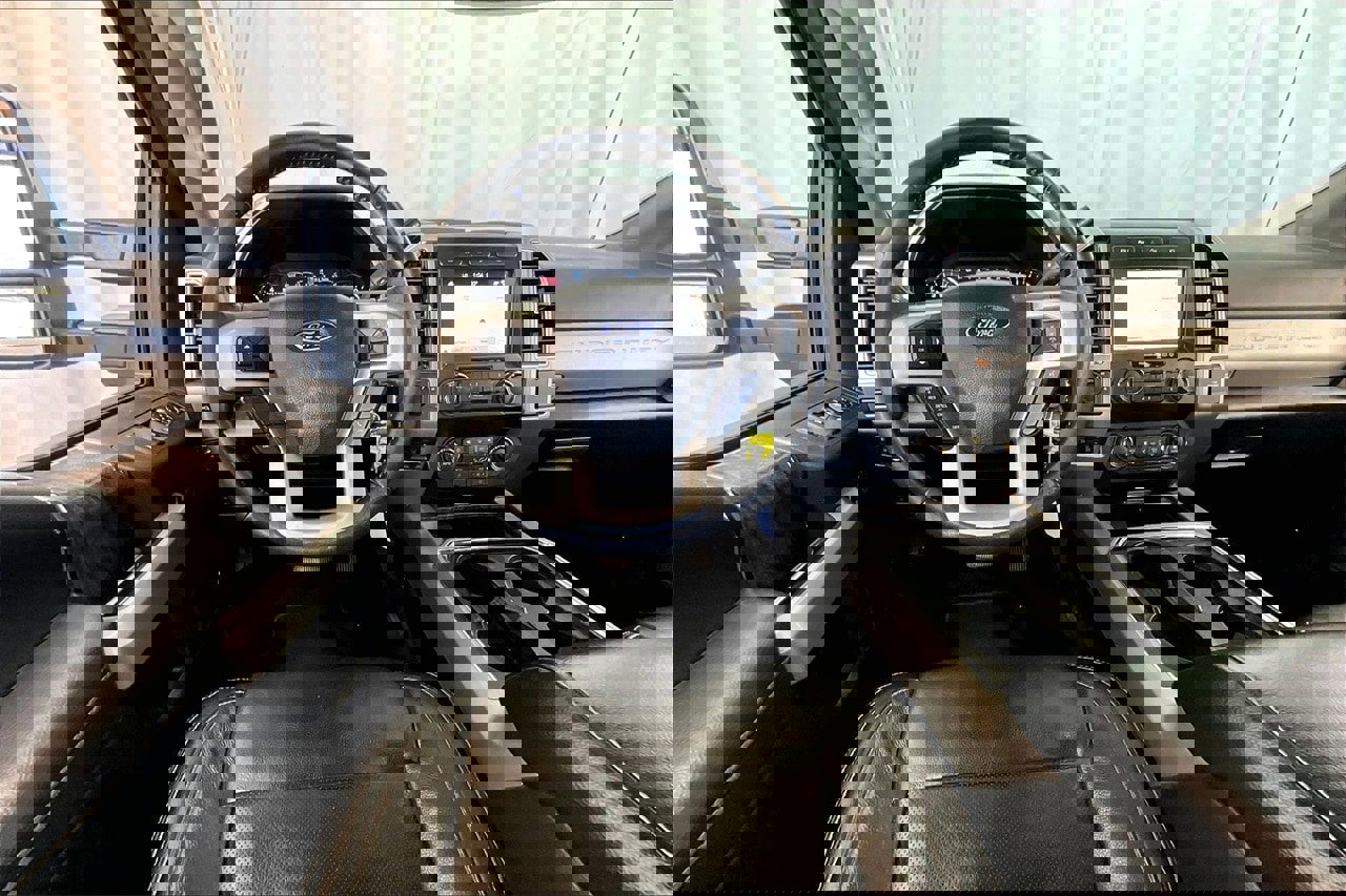 Used 2019 Ford F250 Lariat w/ Chrome Package image 14